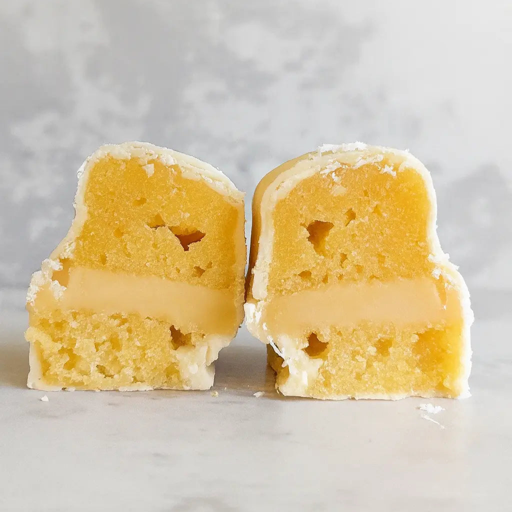 Blanki Man Keto bizcochito keto relleno de manjar y bañado en chocolate blanco, sin gluten ni azúcar  y bajo en carbohidratos