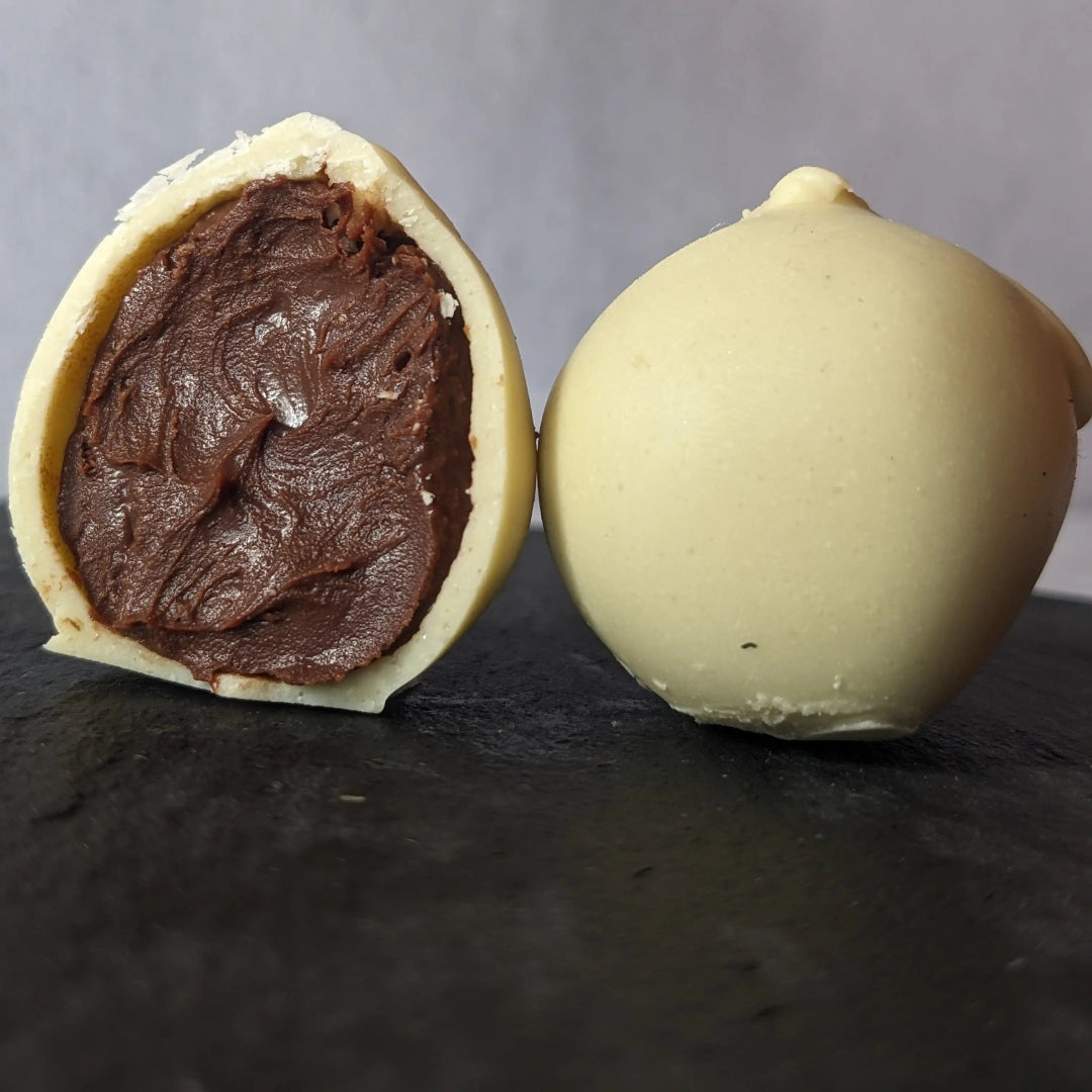 Bom Bom Ganache Chocolate Keto relleno de ganache, sin gluten y sin azúcar.