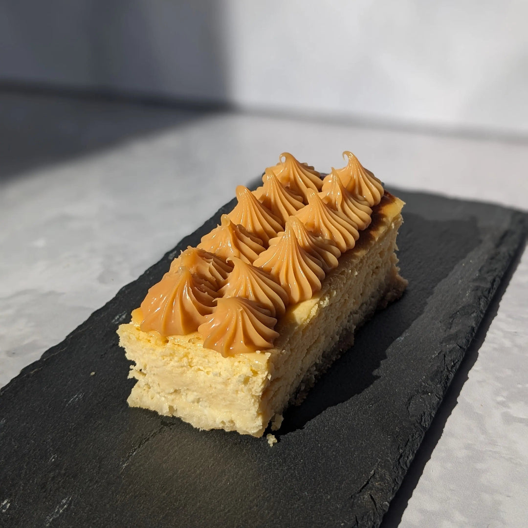 Cheesecake de Manjar Keto 170 g sin gluten y sin azúcar, con base de almendra.