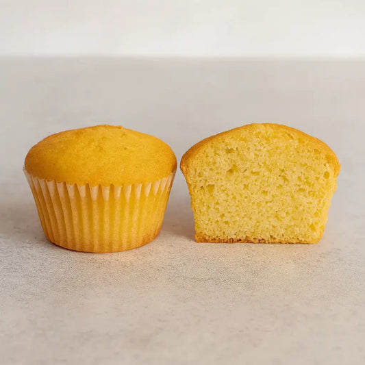 Muffins saludables con ralladura natural de naranja, bajos en carbohidratos.