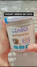 Cargar y reproducir el video en el visor de la galería, Yogurt Griego de Coco 450ml - Zabdi
